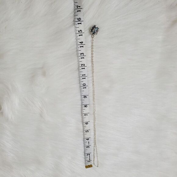 ESSENTIAL CHARMS Aromatherapy necklace butterfly shape with natural lava rock st - Picture 7 of 8